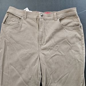 NWT - Gloria Vanderbilt Amanda Stretch Classic Fit Jeans - Size 14 Missy